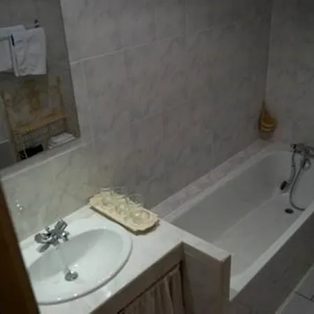 L'etape D'angeline Couette-café *